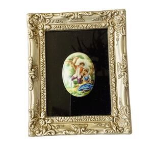 Oval Porcelain Cameo - Courting Couple